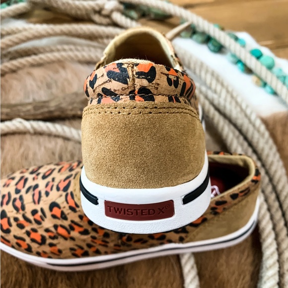 TWISTED X GIRLS' LEOPARD PRINT CASUAL SHOES - MOC TOE - Picture 5 of 16